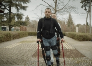 ابتكار «روبوت» يساعد المصابين بالشلل على المشي مرة أخرى.. سهل الاستخدام