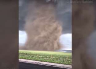 بالفيديو| أعاصير مدمرة تضرب ولاية وايومنج الأمريكية