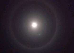 القمر الأحدب يقترن مع نجم قلب الأسد: انظر إلى السماء