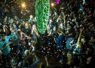بعد تشريع كندا "الماريجوانا".. أشخاص يحتفلون بتحدِ "البرد" في شوارعها
