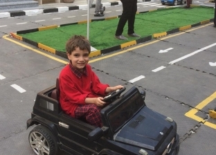 تدريب الأطفال على القيادة داخل مدرسة بالفيوم: "عشان يعلم أبوه وأمه"
