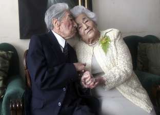 79 عاما سويا.. زوجان يدخلان موسوعة "جينيس" للأرقام القياسية