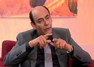 أحمد بدير عن تعري ممثل سوري على المسرح بتونس: "كان لازم ياخد على قفاه"