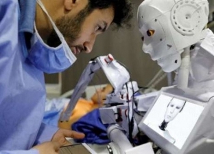 «الكومي» يفوز بفضية «معرض جنيف» باختراعه روبوت طبي: هدية مصر للعالم