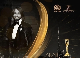 تكريم هاني البحيري في مهرجان أوسكار العرب بدبي كأفضل مصمم أزياء