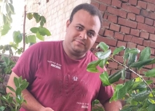 «محمد» يزرع شجرة التاماريلو فوق سطح منزله: «الطماطم بقت فاكهة»