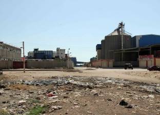 محافظ كفر الشيخ يرصد تجمع قمامة وطفح صرف بالمنطقة الصناعية في بلطيم