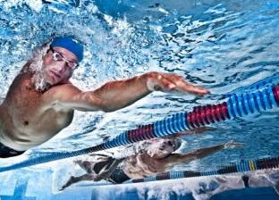 دراسة: ممارسة السباحة لها علاقة بآلام العمود الفقري