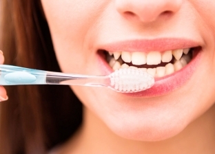طبيب يكشف عن أفضل 3 أشهر لعلاج الأسنان في فترة الحمل.. وهل يجوز استخدام البنج؟