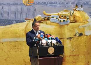نقل تابوت توت عنخ آمون لترميمه قبل عرضه بافتتاح المتحف المصري الكبير