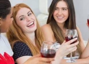 دراسة حديثة: اقتراب النساء من مستوى الرجال في "تناول الكحوليات"