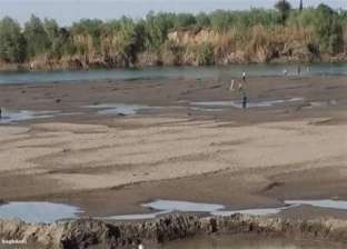 جفاف نهر الفرات يكشف معالم مدينة أثرية لأول مرة في الرقة «فيديو»