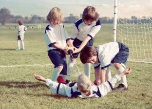 دراسة: لعب الأطفال في الهواء الطلق يقيهم من الإصابة بقصر النظر