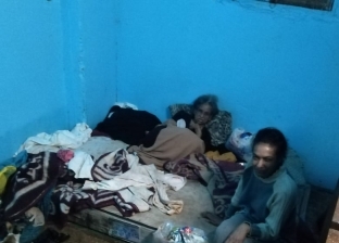 حملة تبرعات لإنقاذ أسرة تعيش تحت بير السلم: أهل الخير يتكاتفون