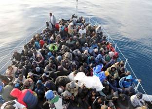 نزول جميع المهاجرين من السفينة "ديتشوتي" في ميناء بجزيرة صقلية