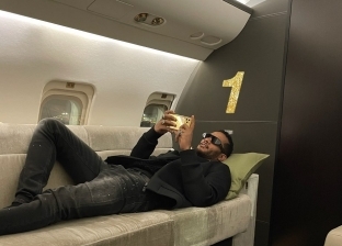 محمد رمضان ينشر صورة له داخل طائرته.. ومتابعوه: سرقوا منه السرير