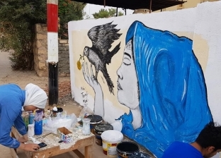 فنانون يحولون قرية تونس إلى معرض فنى بالألوان الطبيعية