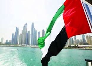 الإمارات تدرس إعادة فتح المراكز التجارية