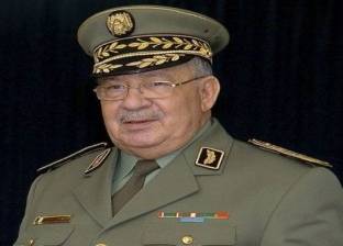 عاجل.. صحيفة جزائرية: رئيس الأركان توفي إثر أزمة قلبية مفاجئة