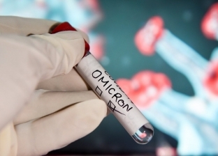 استشاري مناعة: انتشار أوميكرون قد يؤدي إلى ظهور سلالات جديدة من كورونا