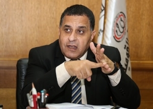مصدر: رئيس "السكة الحديد" يباشر عمله بمكتبه بعد حريق محطة مصر