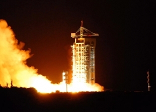 الصين تطلق 3 أقمار صناعية جديدة إلى الفضاء