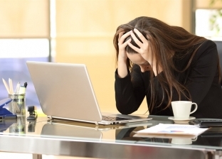 باحثون يحذرون: التوتر الجسدي في العمل يسبب فقدان الذاكرة والشيخوخة