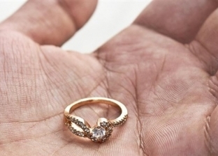 سيدة تستعيد خاتم زواجها "الألماس" بعد 9 أعوام من فقدانه في المرحاض