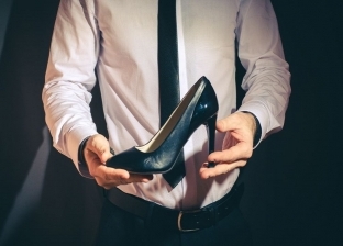 الرجال أول من ارتداها.. تعرف على تاريخ أحذية الكعب العالي