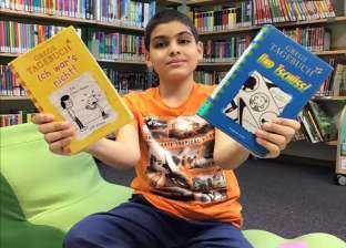 "آدم" عاشق القراءة يبهر النمسا: طفل مصري يقرأ 90 كتابا في عام ويدرس البرمجة