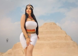 مصور سيشن سقارة: سلمى الشيمي خلعت العباية وارتدت "الفرعوني" داخل الهرم