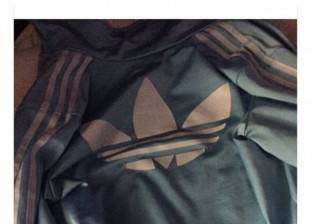 بعد عام من جدل "لون الفستان".. التواصل الاجتماعي يتساءل ما لون "الجاكت"