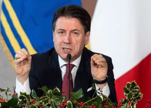 إيطاليا تشدد قيود كورونا في فترة الأعياد