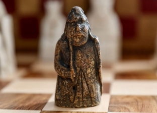 سعرها الأصلي 6 دولارات.. بيع قطعة شطرنج أثرية في لندن بـ15 مليون جنيه