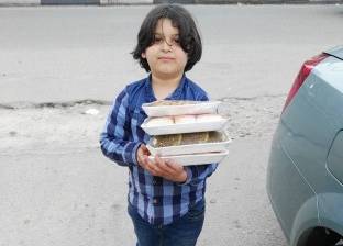 طفل سورى يبيع المعجنات: «معى برازق.. بدك إياها»