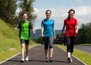 دراسة: ممارسة الرياضة والمشي لا ينقصان الوزن