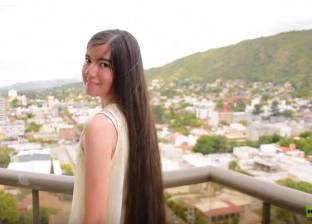 بالفيديو| مراهقة أرجنتينية تدخل "جينيس" بطول شعرها