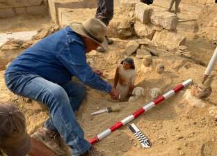 زاهي حواس: العثور على مقبرة «ببي» وتماثيل «ميسي» تعود للأسرة الخامسة