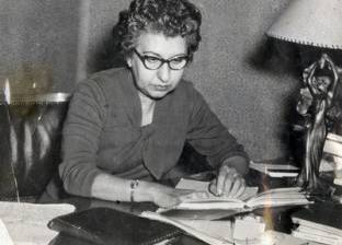 سهير القلماوي.. أول امرأة مصرية حصلت على الماجستير والدكتوراه في الأدب