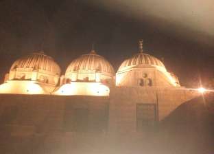 "القاهرة التاريخية" تضيء قباب مقابر الإمام الشافعي الأثرية