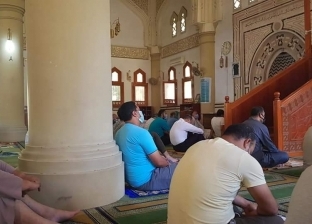 كمامة وسجادة شخصية.. مساجد السويس تستقبل المصلين لصلاة الجمعة
