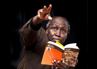 مرشح نوبل للأدب.. "نجوجو" كتب على مناديل السجن وحارب الاحتلال باللغة