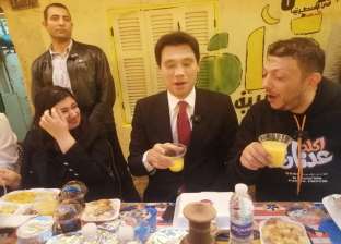 سفير كوريا الجنوبية على أكبر مائدة إفطار بمصر: «رمضان في المطرية حاجة تانية»