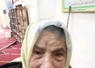 حكاية عجوز سبعينية طردها ابنها بسبب إدمانه: صعبت على الغريب