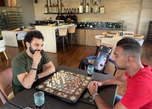 أعظم لاعب في تاريخ الشطرنج يرد على محمد صلاح.. هل قَبل التحدي؟