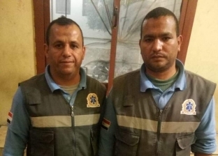 أمانة مسعف وسائق.. عثرا على 56 ألف جنيه فسلماها للشرطة