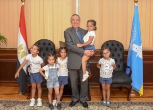 محافظ الإسكندرية يستقبل أطفال «حريق الهانوفيل» بعد تماثلهم للشفاء «صور»