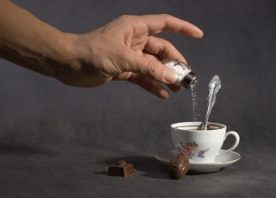 ماذا يحدث عند وضع الملح على القهوة صباحا؟.. لن تصدق فوائده لجسمك