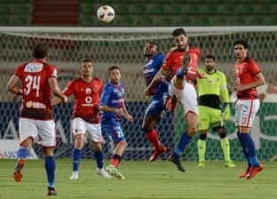 مراقب المباراة يطلب من الأهلي ارتداء الزي البديل.. والأحمر يرفض