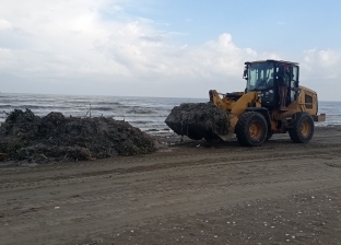 ظاهرة غريبة على شواطئ بورسعيد بسبب أعمال التطهير والطقس المتقلب